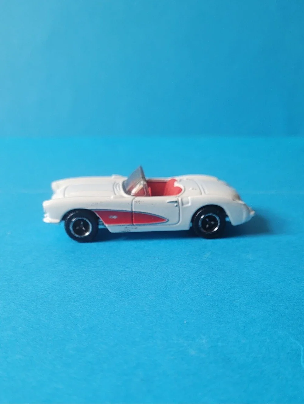 Matchbox 1957 Chevrolet Corvette Conver 1998.